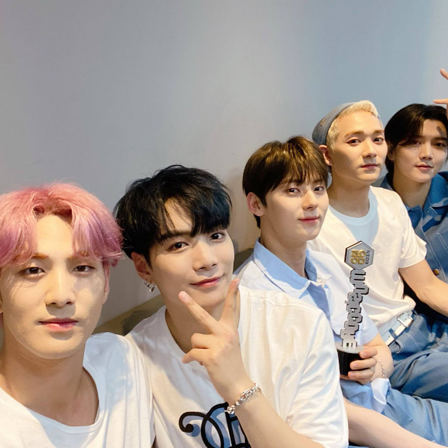 A moment captured by NU'EST's fan
