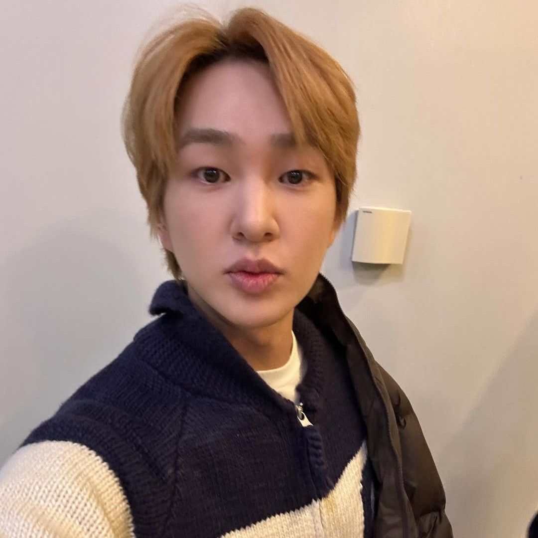 Behind-the-scenes cut of Onew (SHINee)