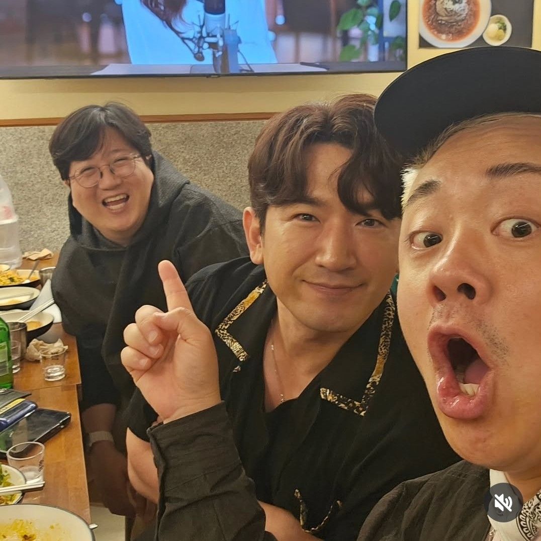 A moment captured by Lee Minwoo (SHINHWA)'s fan