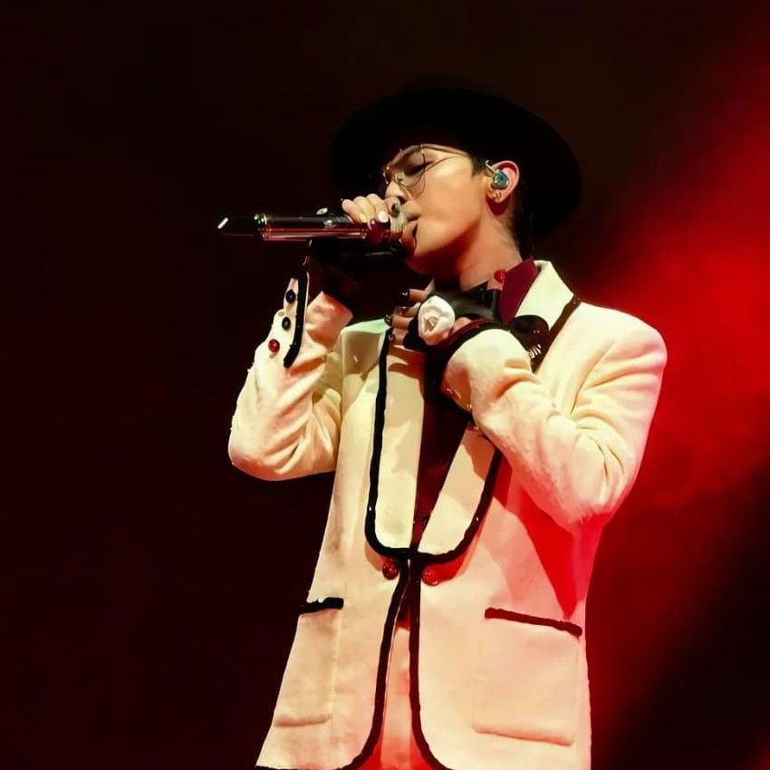 Recent activity shot of G-DRAGON (BIGBANG)