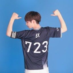 BX (CIX)の最新写真