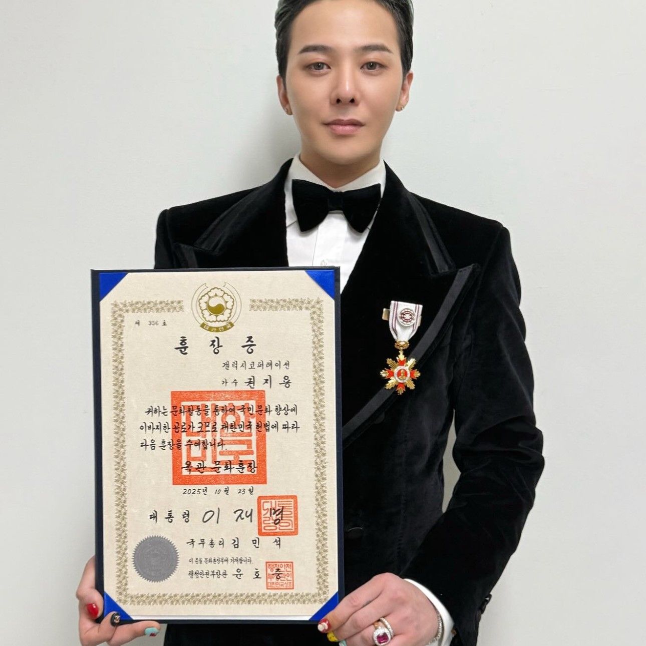 A moment captured by G-DRAGON (BIGBANG)'s fan