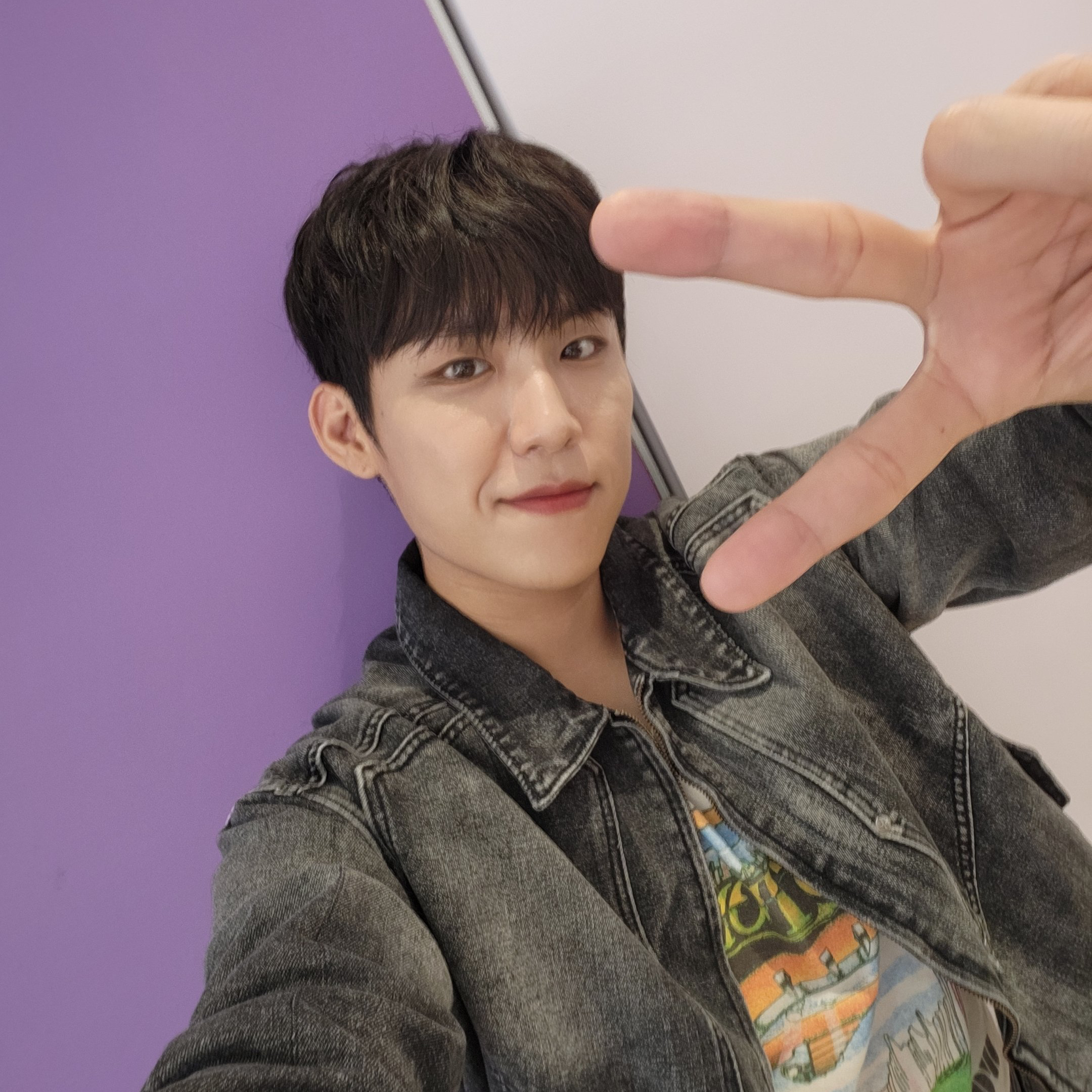 朴佑镇 (AB6IX)的最新活动照片