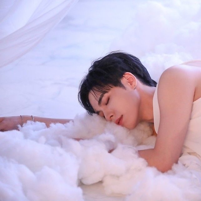 Behind-the-scenes cut of BX (CIX)