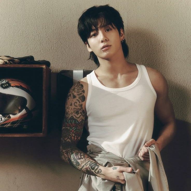 Behind-the-scenes cut of BTS