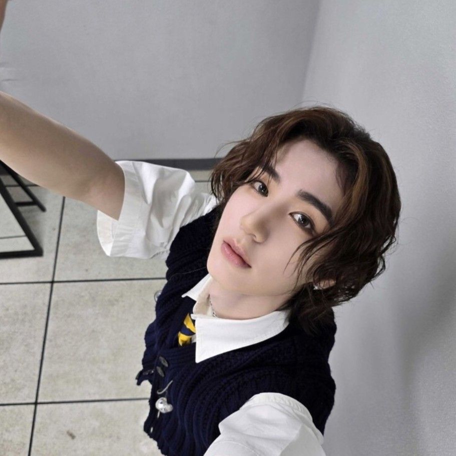 A moment captured by Leehan (BOYNEXTDOOR)'s fan