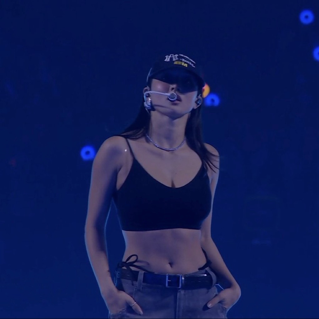 志效 (TWICE)的最新照片