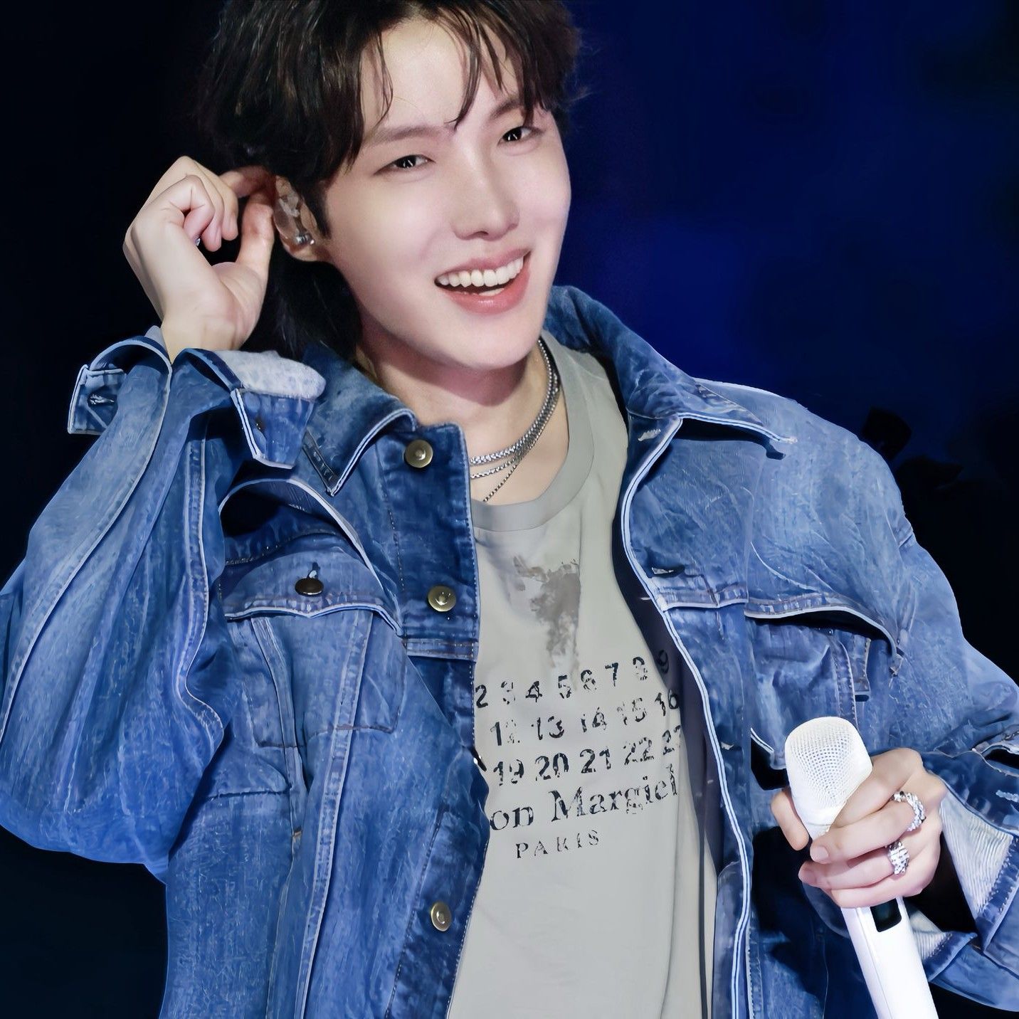 J-hope (防彈少年團)的最新活動照片