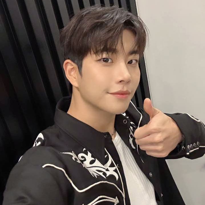 Latest photo of MJ (ASTRO)