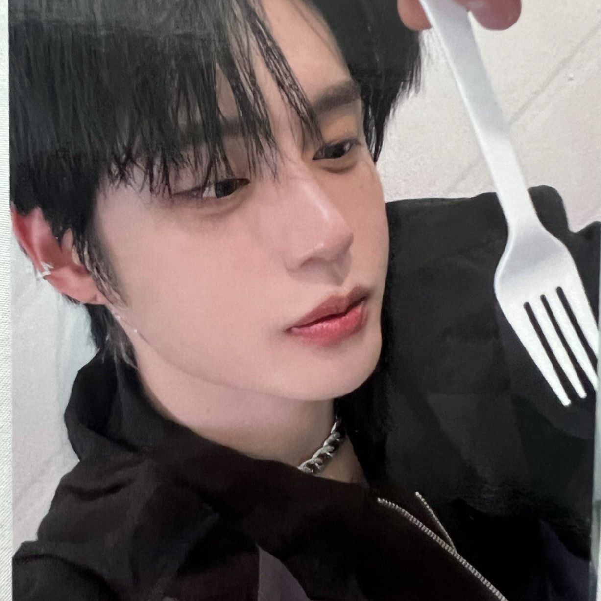 A moment captured by Kim Jiwoong (ZEROBASEONE)'s fan