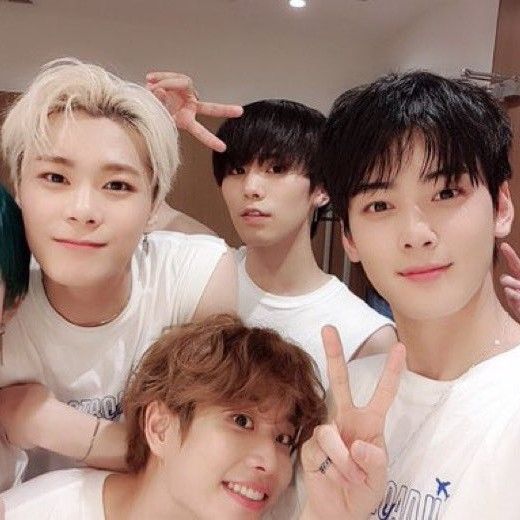 문빈 (아스트로) 최근 활동샷