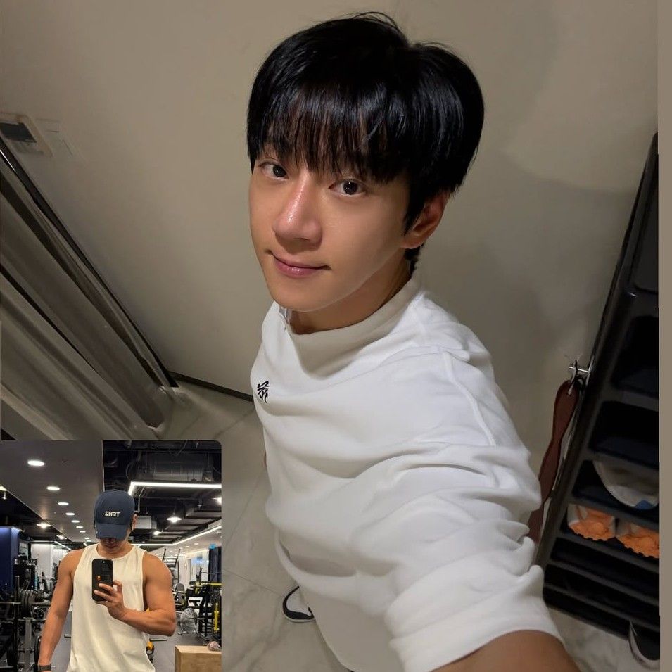 Foto terbaru Hwang Chiyeol