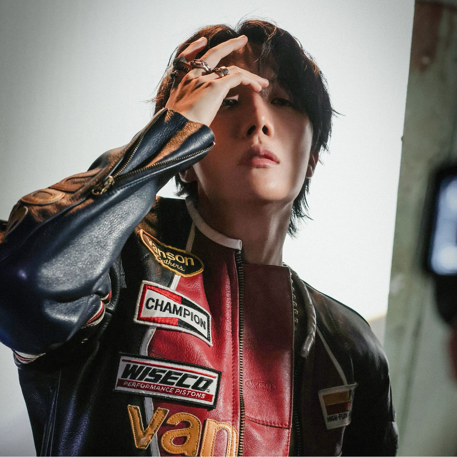 J-hope (防彈少年團)的最新活動照片