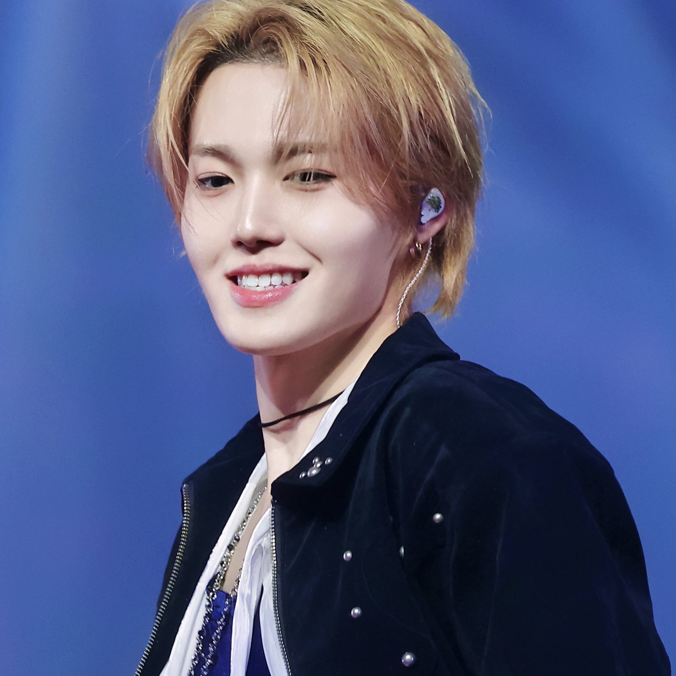 Recent activity shot of Doyoung (TREASURE)