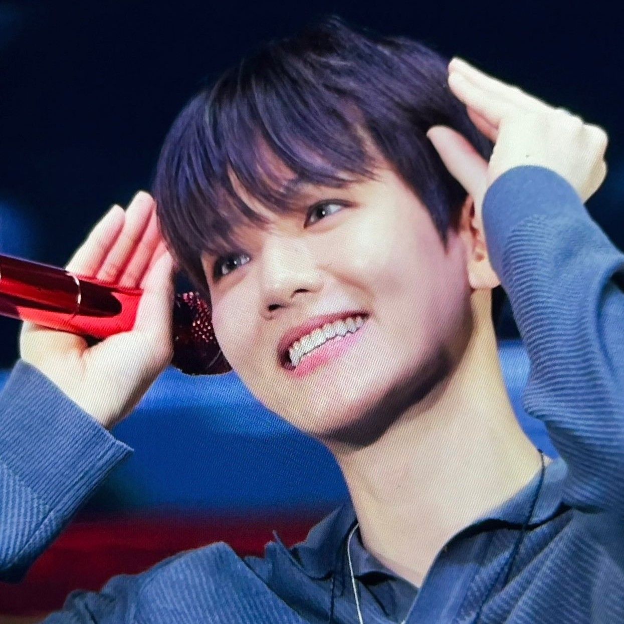백현 (EXO)의 비하인드 컷