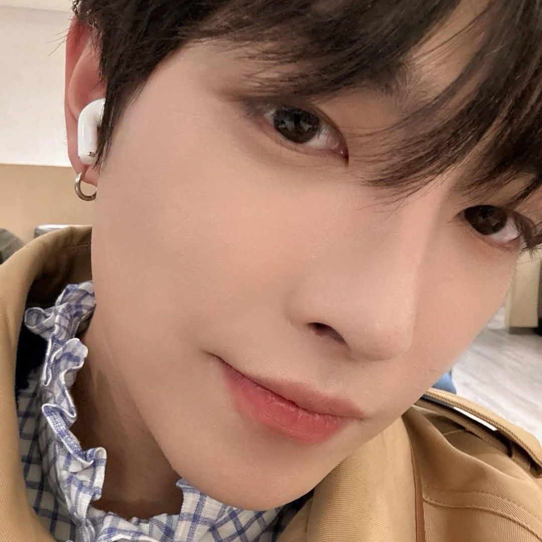弘中 (ATEEZ)的最新活动照片