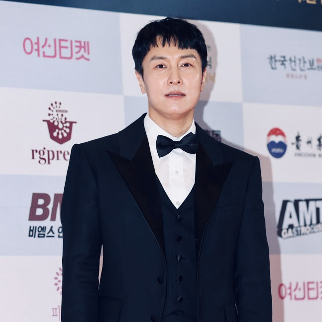 Behind-the-scenes cut of Kim Dongwan (SHINHWA)