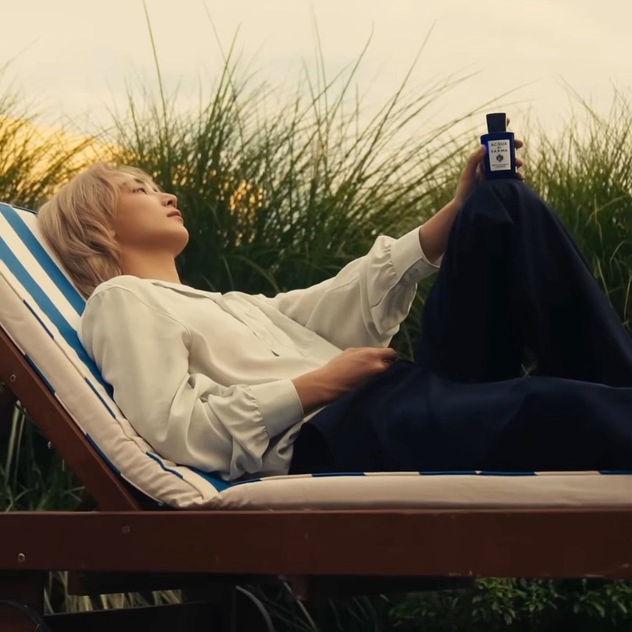 Recent activity shot of Jeonghan (SEVENTEEN)
