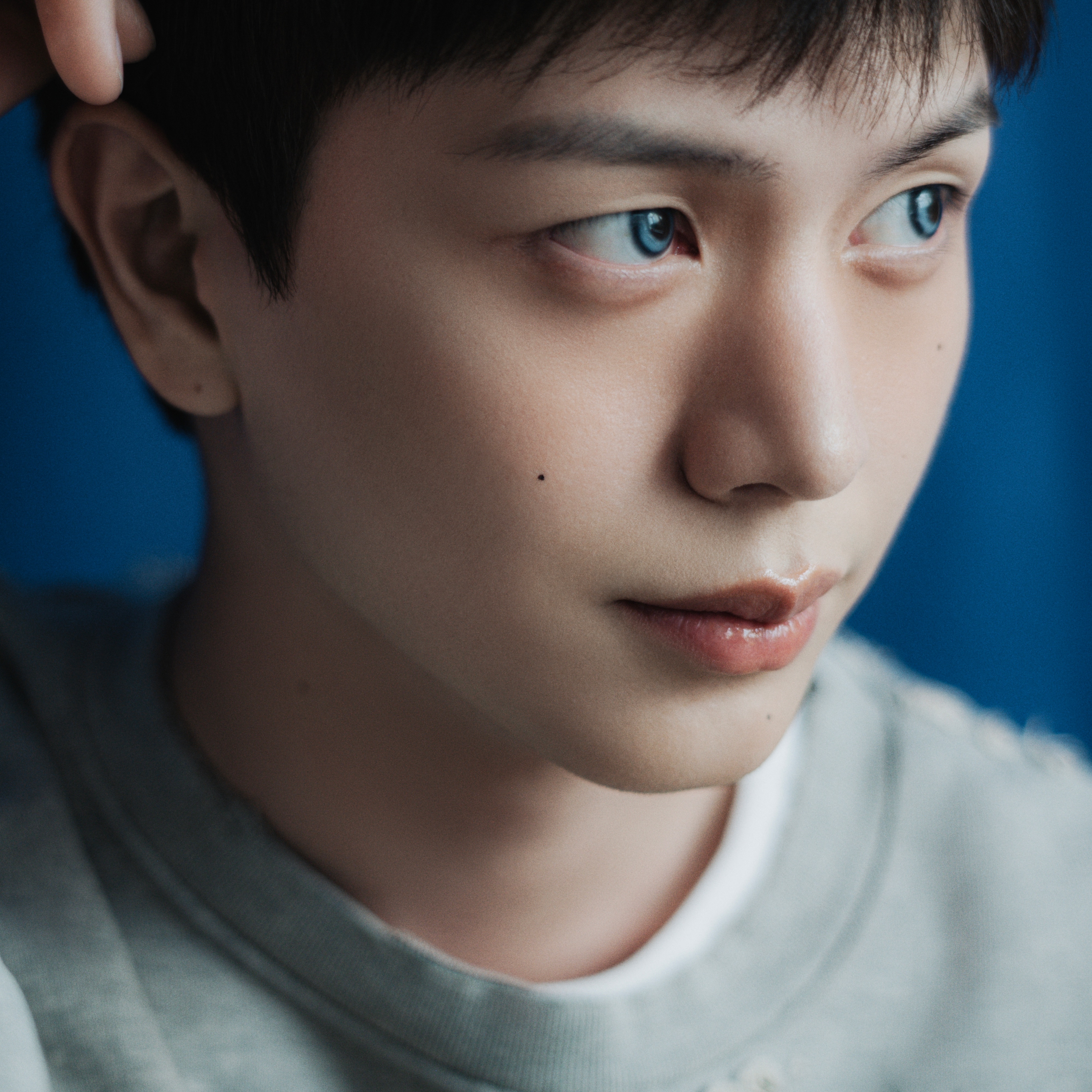 Behind-the-scenes cut of Yook Sungjae (BTOB)