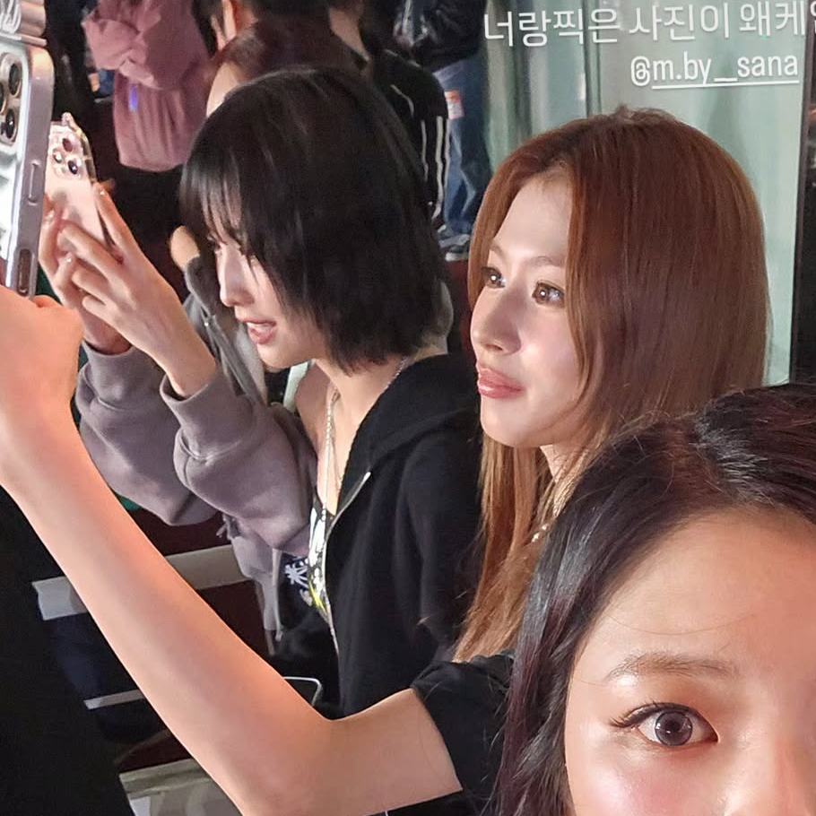 A moment captured by Momo (TWICE)'s fan