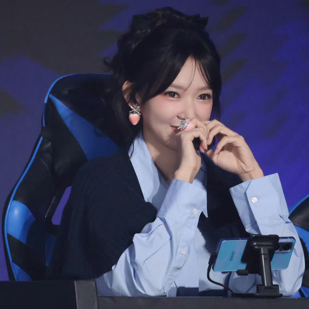 Latest photo of Cheng Xiao