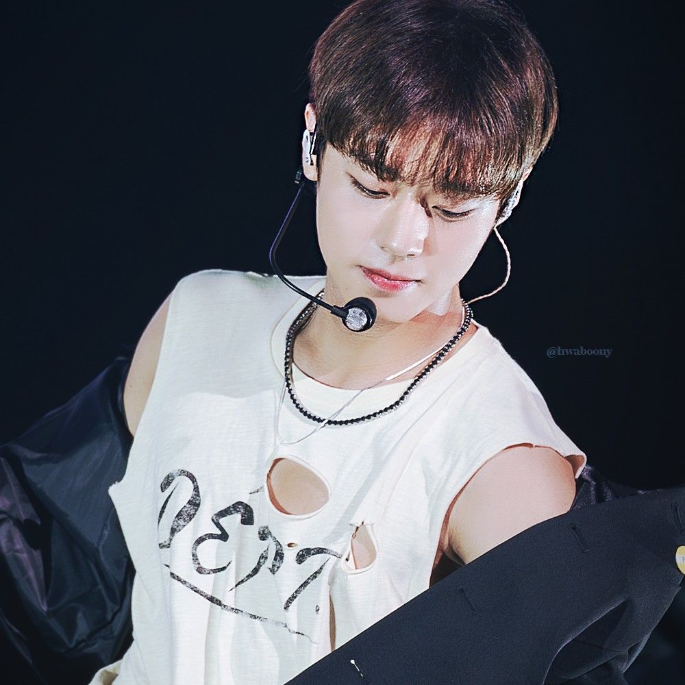A moment captured by Park Jihoon's fan
