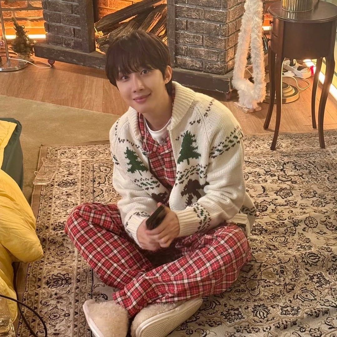 Recent activity shot of Hui (PENTAGON)