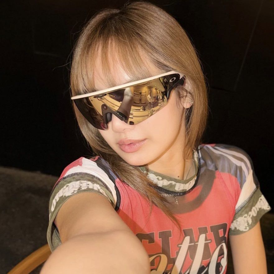 Lisa (BLACKPINK)的最新照片