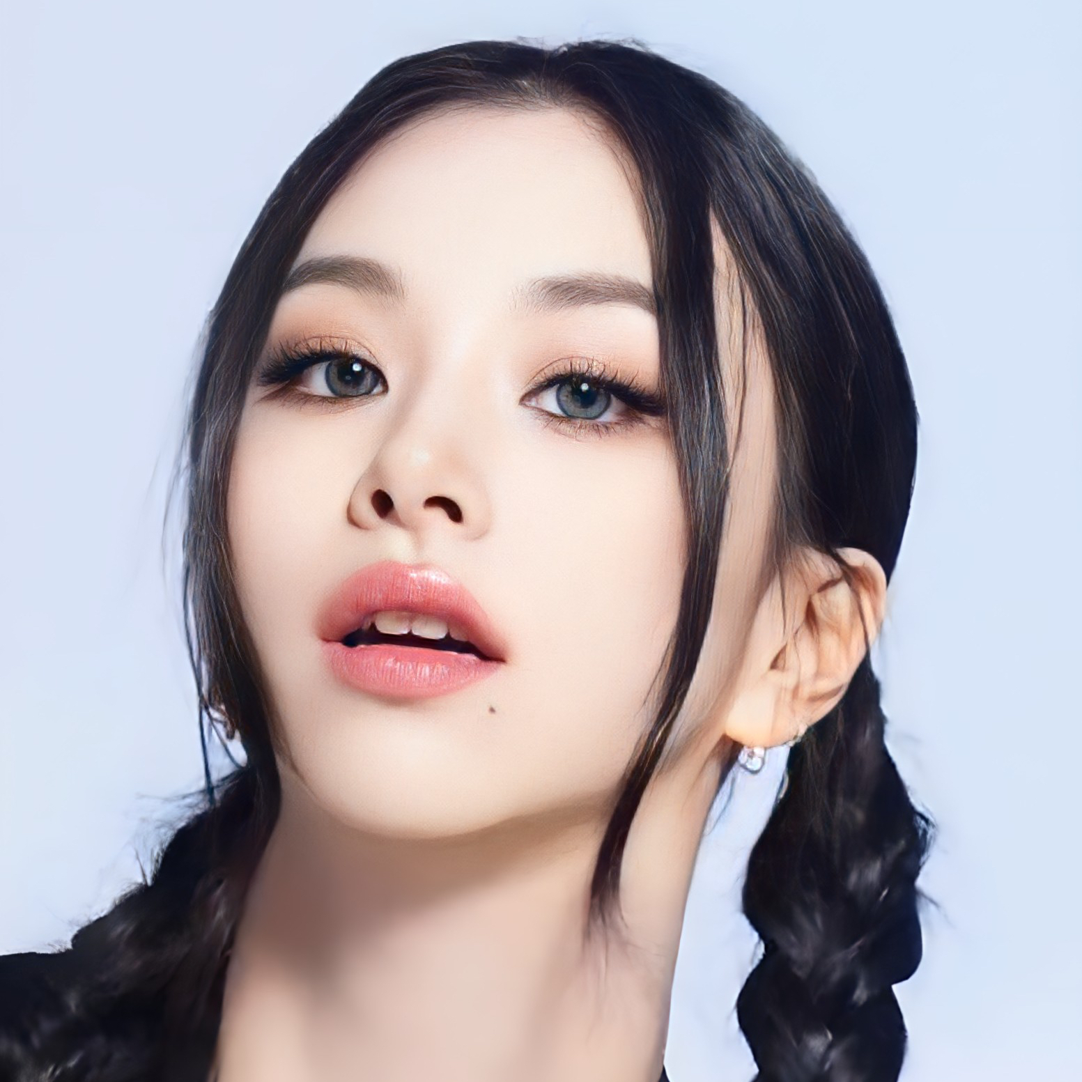 Recent activity shot of Chaeyoung (TWICE)