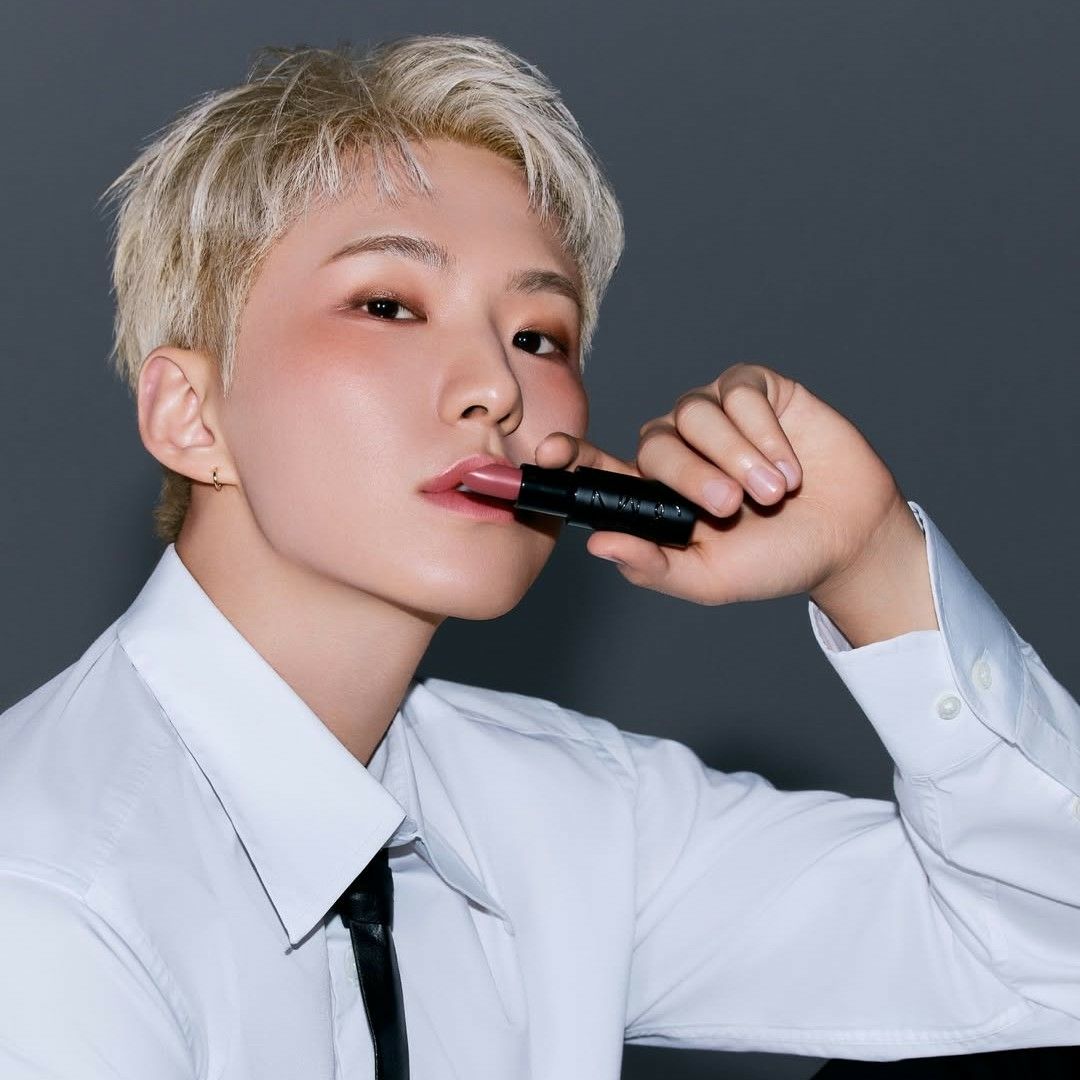 Recent activity shot of Hoshi (SEVENTEEN)