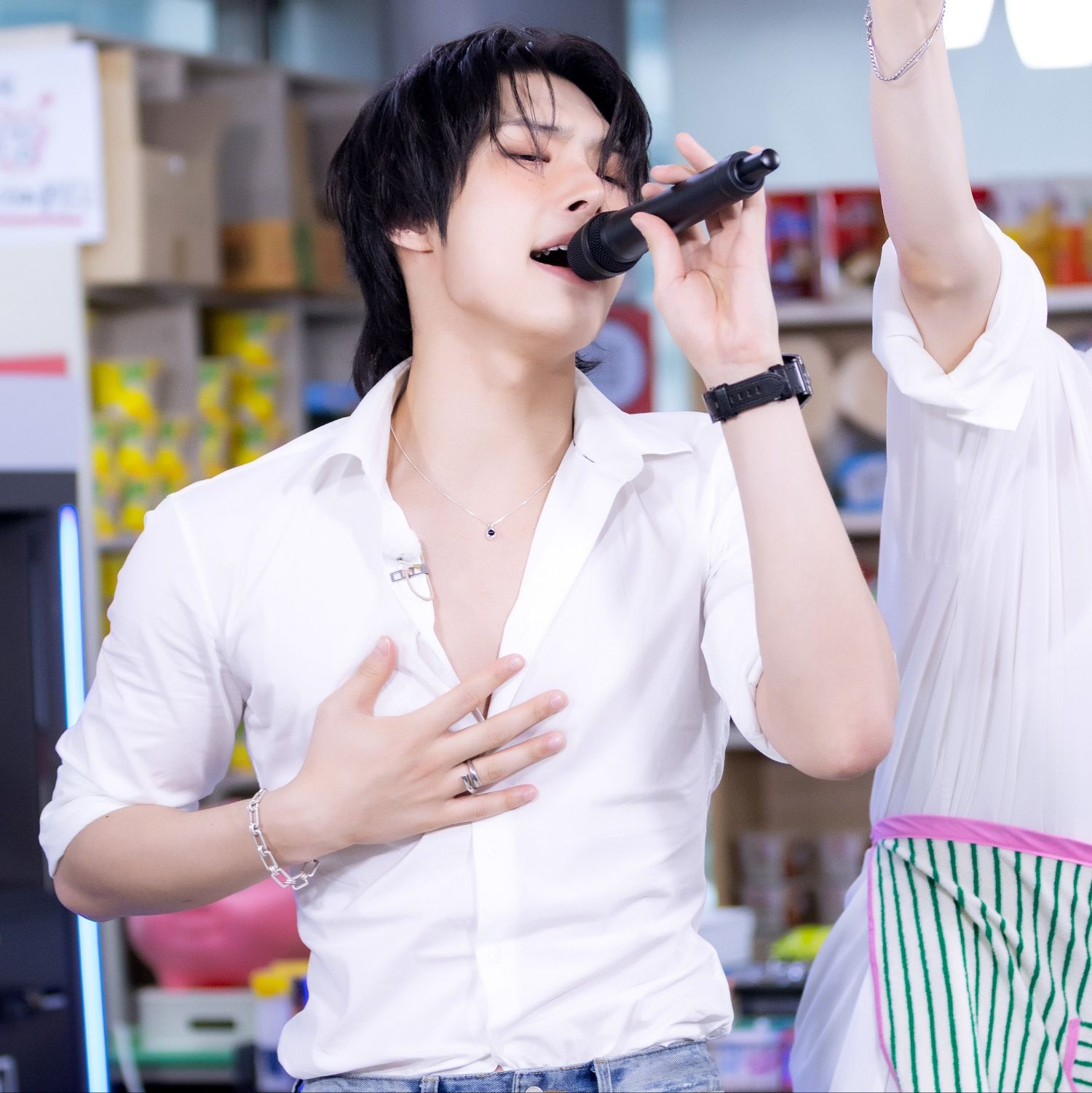 Behind-the-scenes cut of Mingi (ATEEZ)