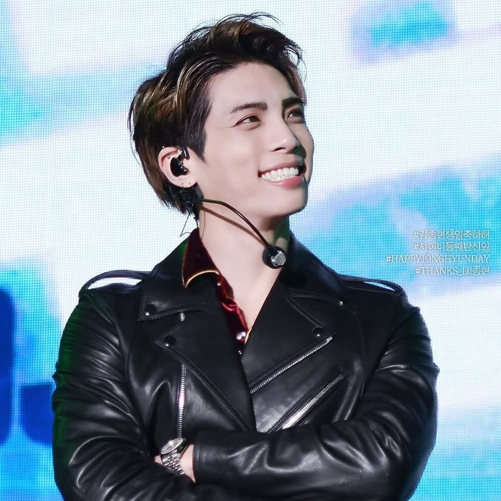 A moment captured by Jonghyun (SHINee)'s fan