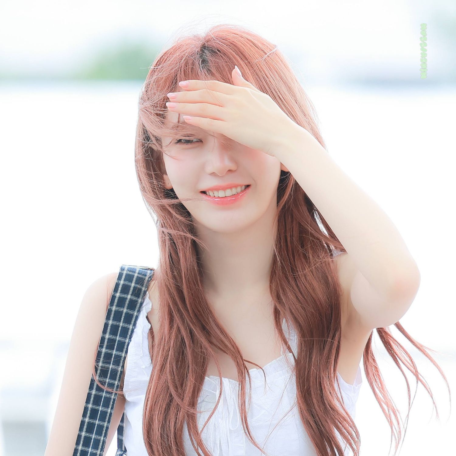 Latest photo of Sakura (LE SSERAFIM)