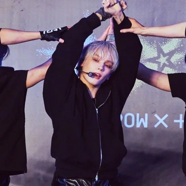 休寧凱 (TOMORROW X TOGETHER)的最新活动照片