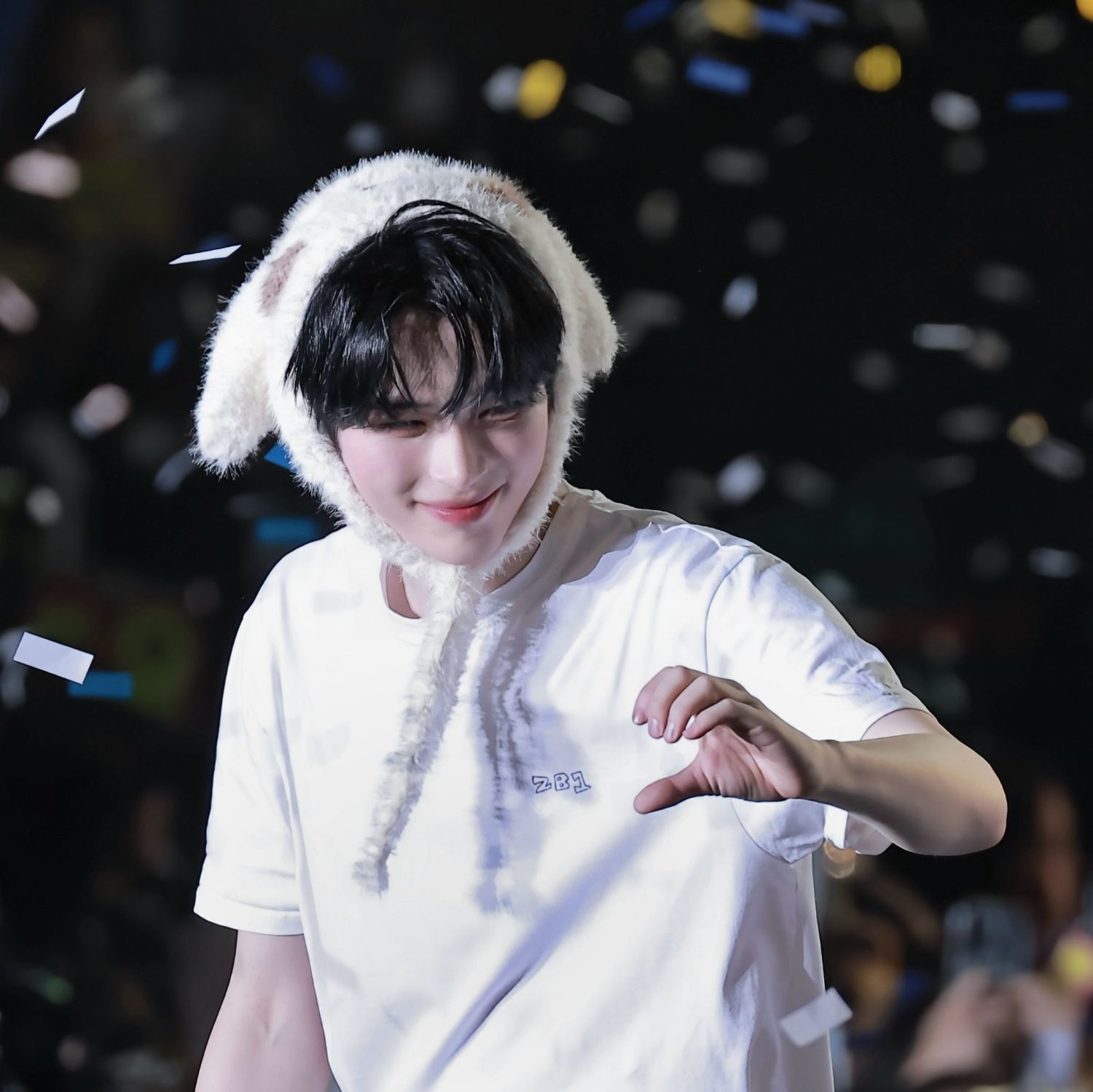 A moment captured by Sung Hanbin (ZEROBASEONE)'s fan