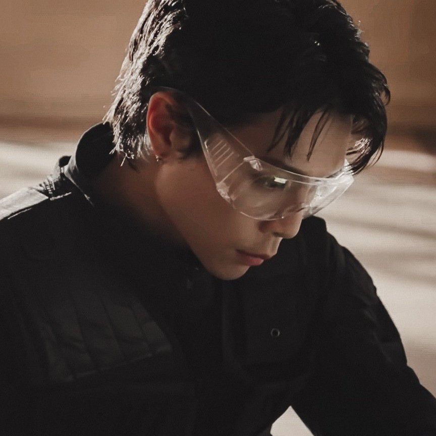 Behind-the-scenes cut of Johnny (NCT 127)