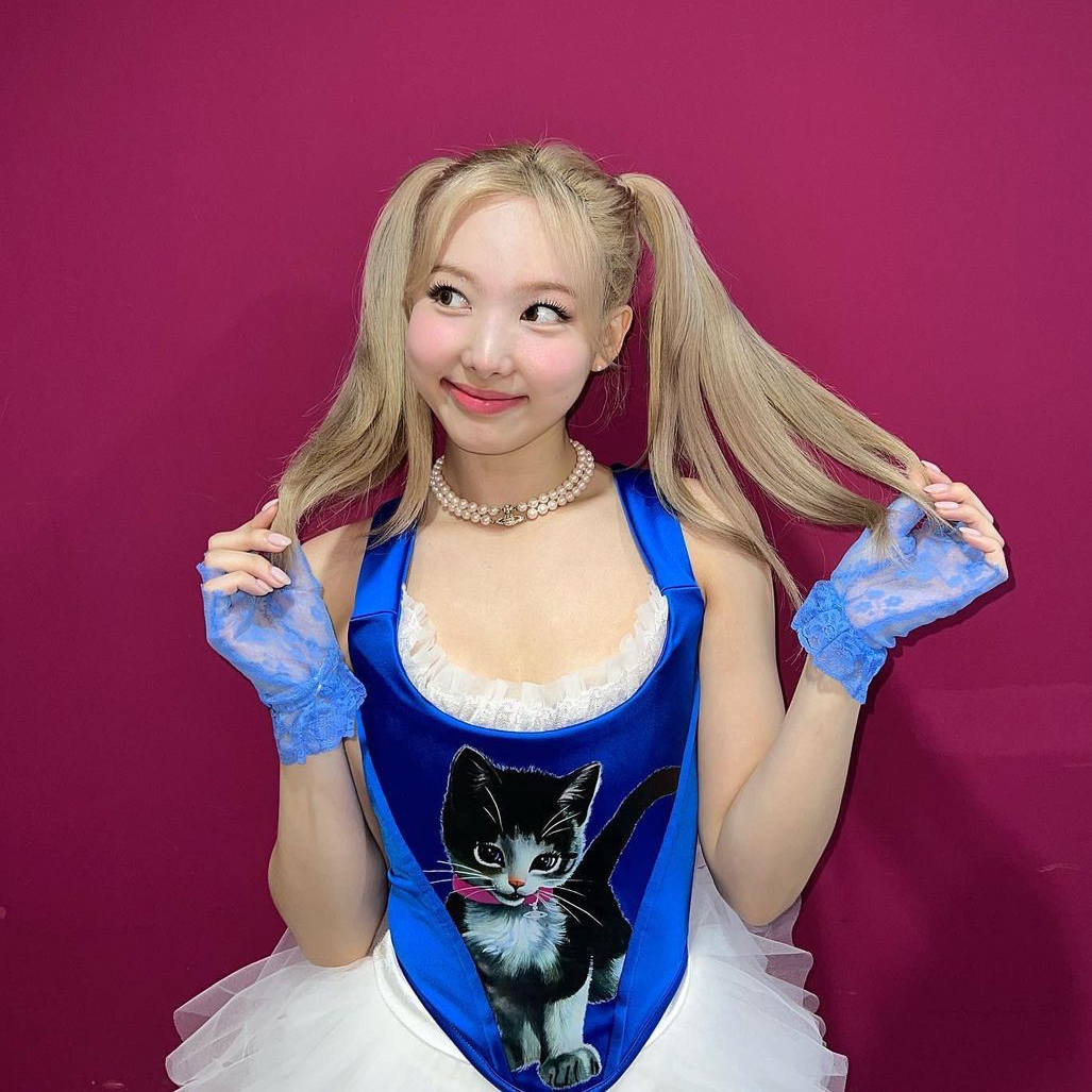 A moment captured by Nayeon (TWICE)'s fan