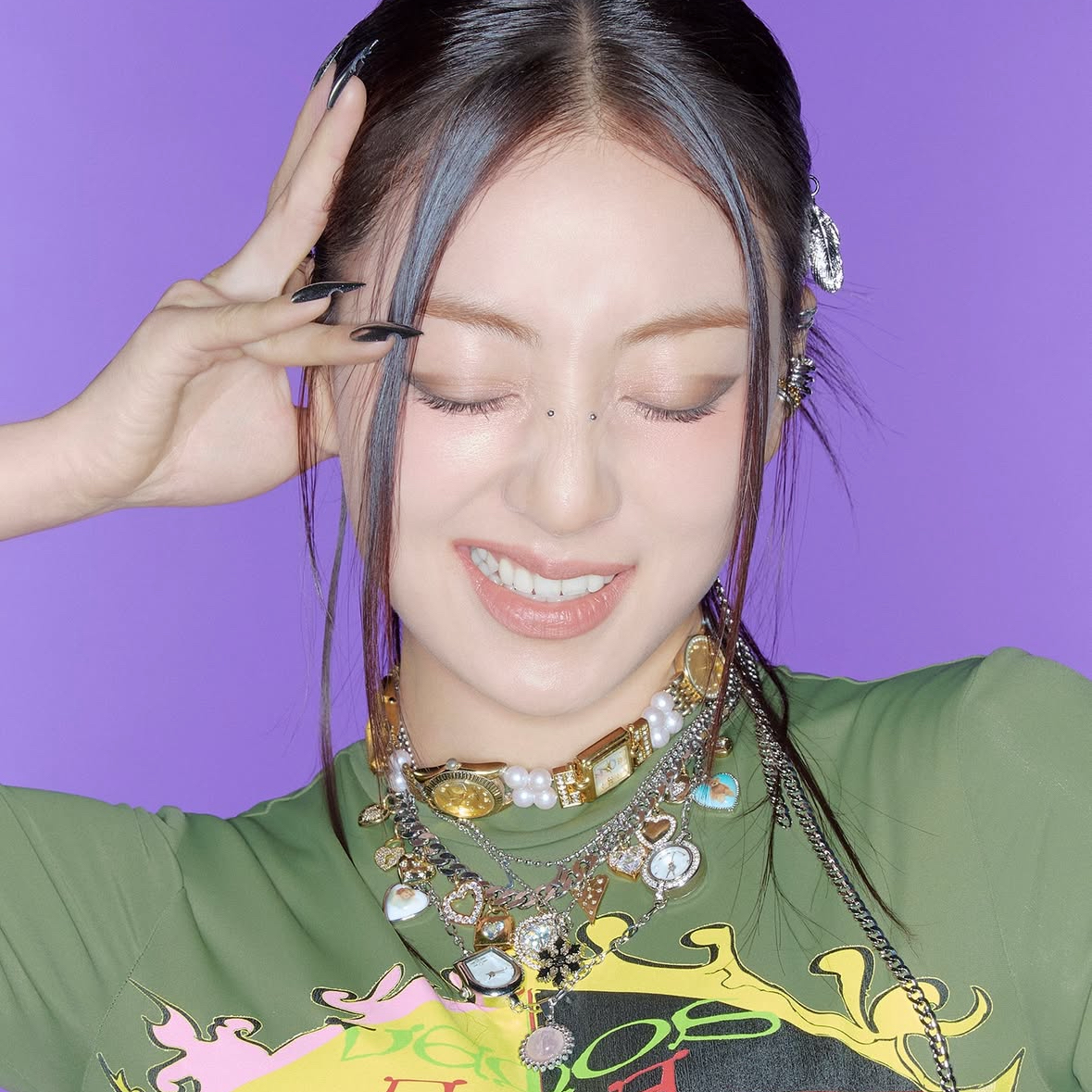 Recent activity shot of Jihyo (TWICE)