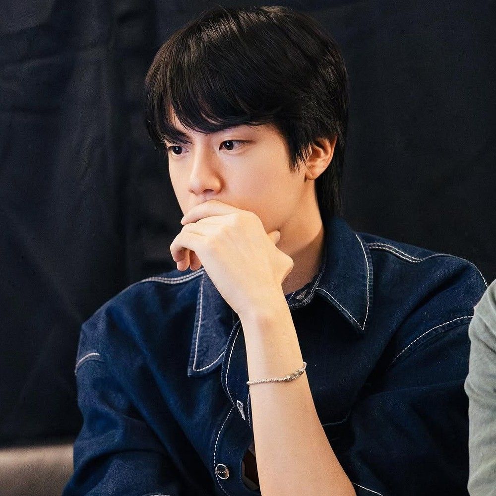 Behind-the-scenes cut of Jin (BTS)