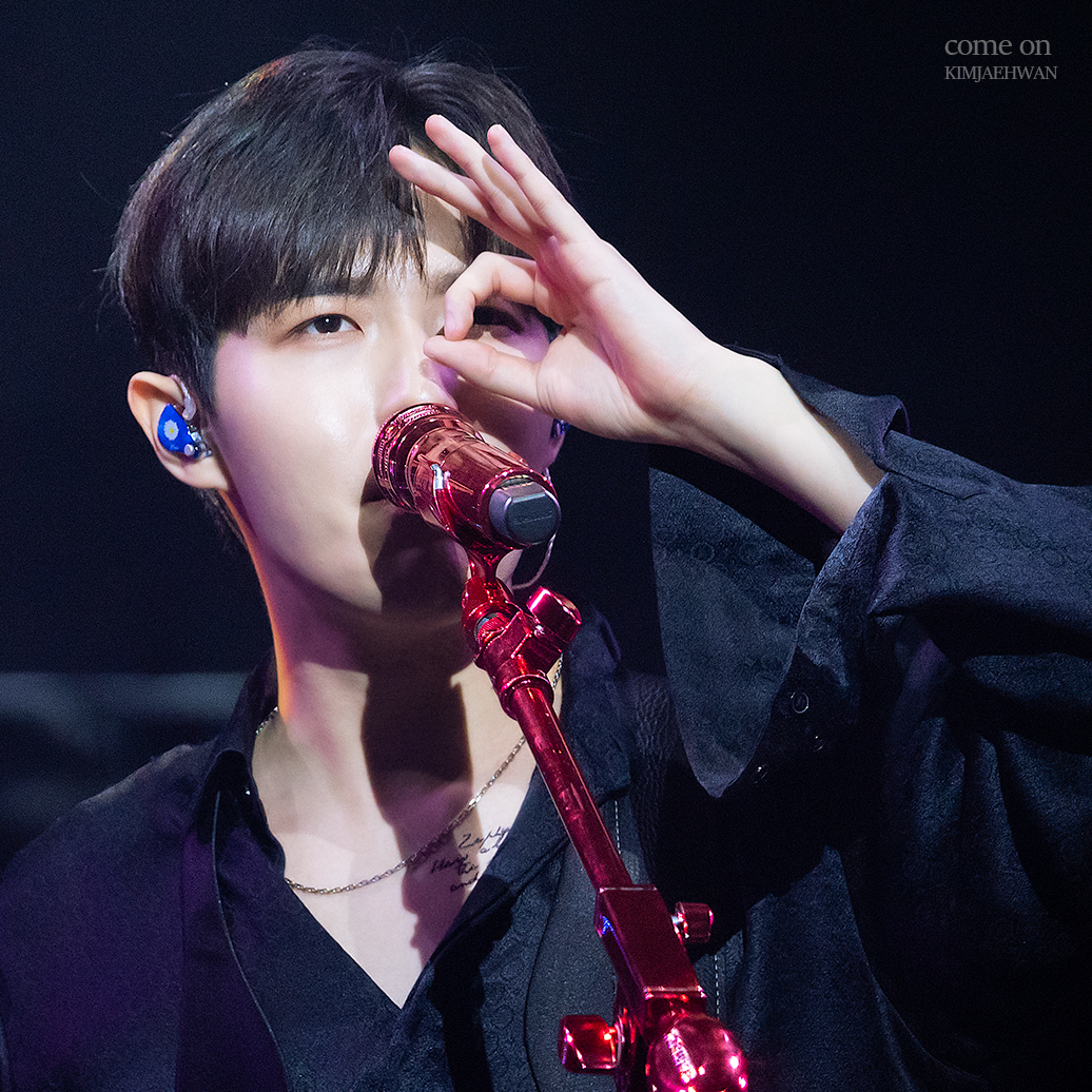 A moment captured by Kim Jaehwan's fan