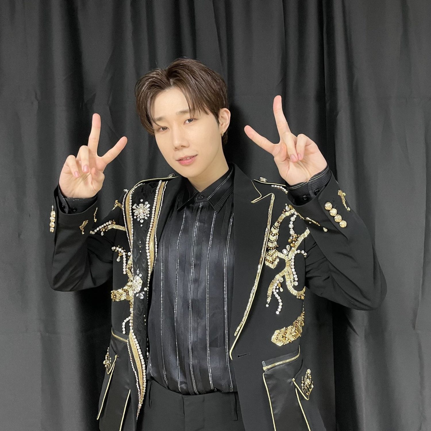 Behind-the-scenes cut of Sungkyu (INFINITE)