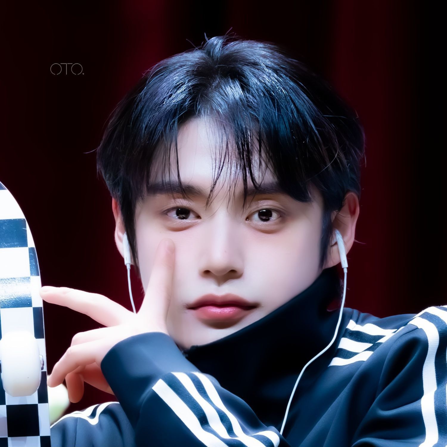 Behind-the-scenes cut of Kim Jiwoong (ZEROBASEONE)