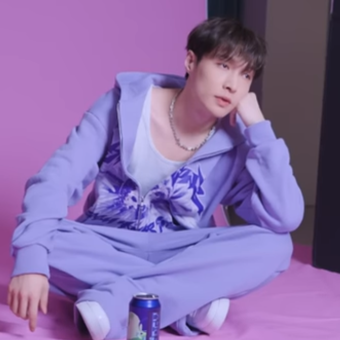 Recent activity shot of Lay (EXO)