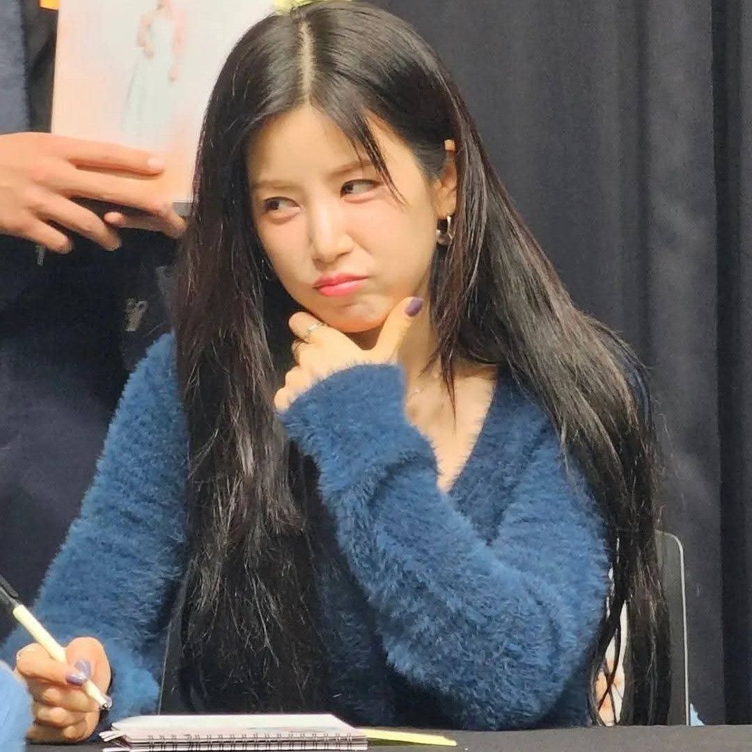 A moment captured by Park Chorong (Apink)'s fan