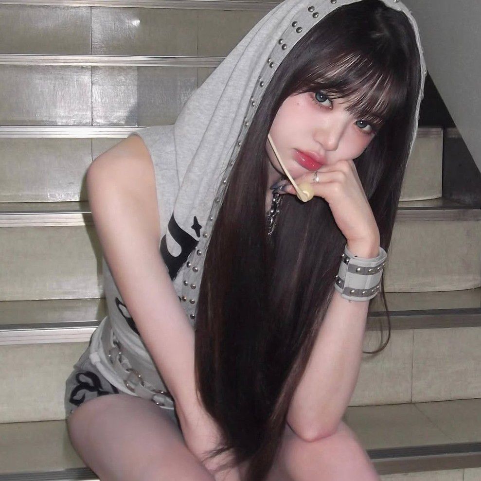 Behind-the-scenes cut of Jang Wonyoung (IVE)