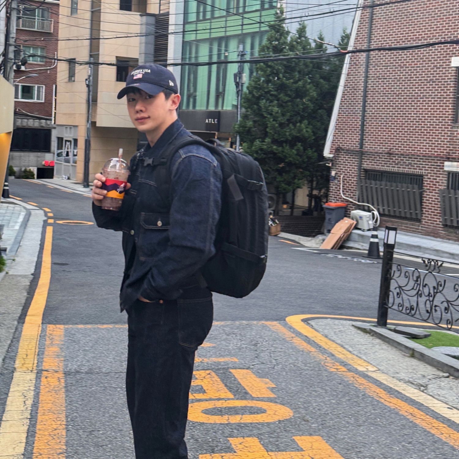 A moment captured by Wonho's fan