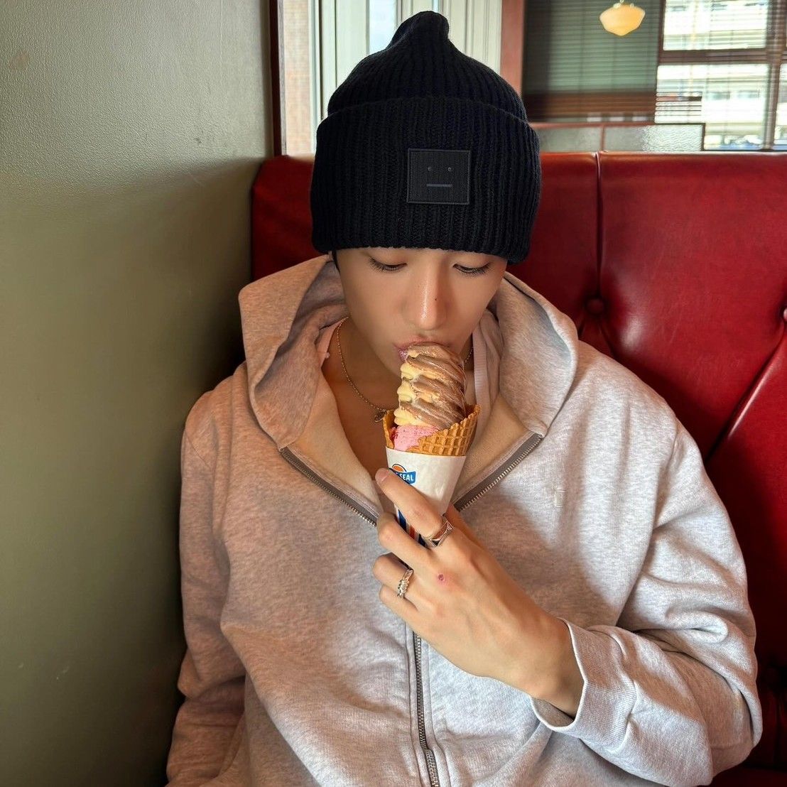 Recent activity shot of Hyunjae (THE BOYZ)