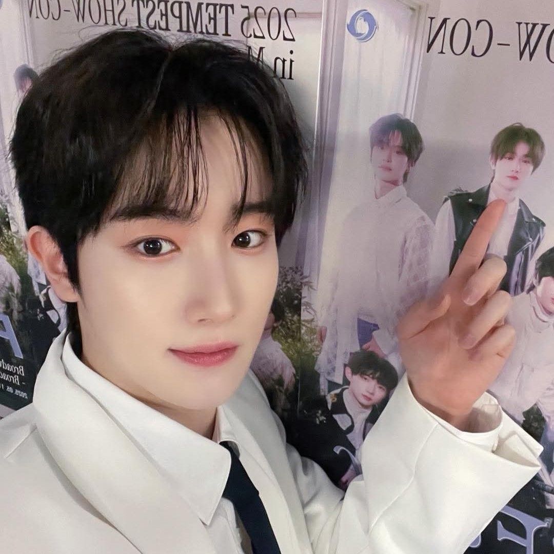 Latest photo of Hyuk (TEMPEST)