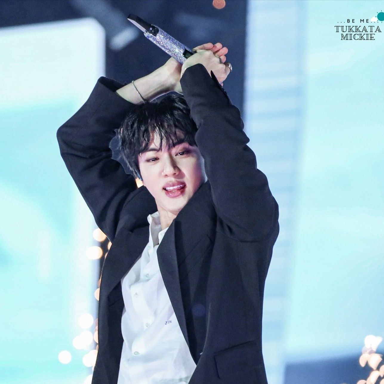 Momen yang diabadikan oleh penggemar Jin (BTS)