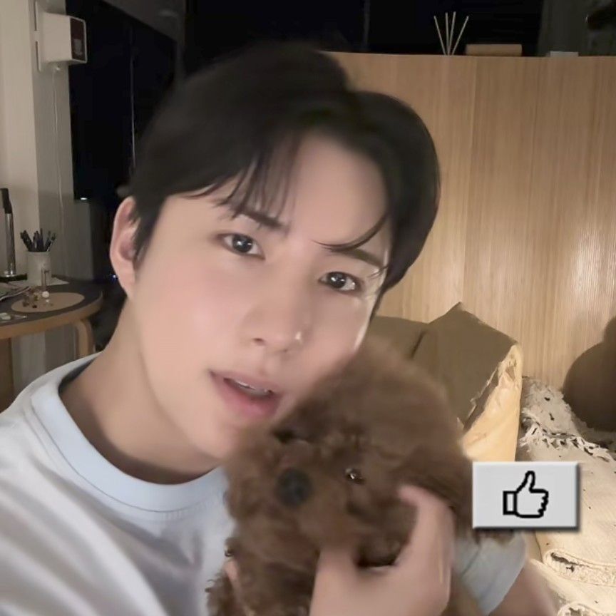 Latest photo of Wow (A.C.E)